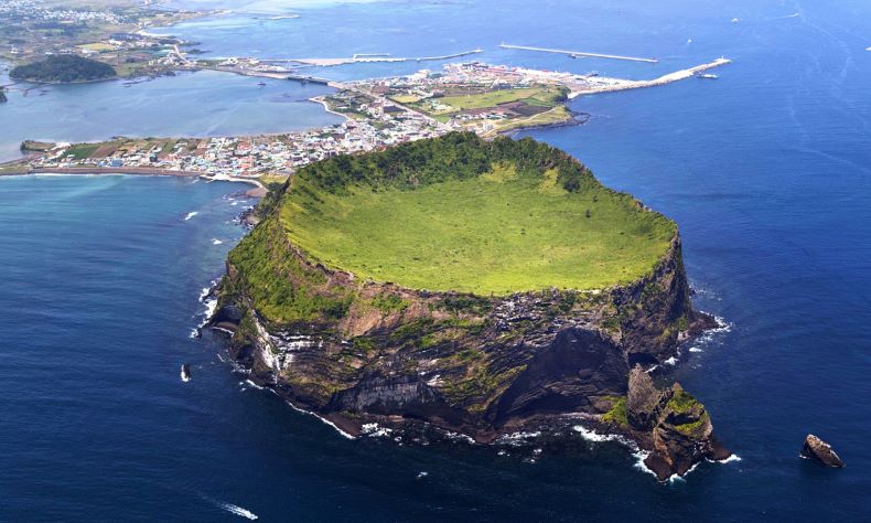 Đảo Jeju là địa điểm du lịch nổi tiếng của Hàn Quốc 