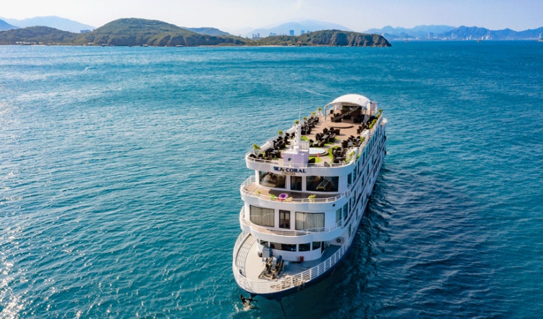 Du thuyền Nha Trang Sea Coral