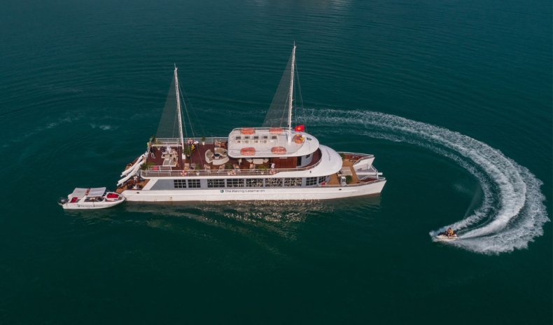 Du thuyền Nha Trang Catamaran