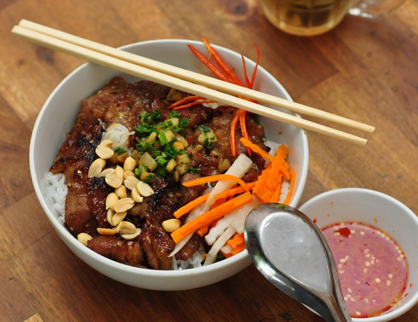 Quán bún thịt nướng số 23 Lương Ngọc Quyến