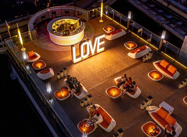 Sky bar Hà Nội - Top of Hanoi