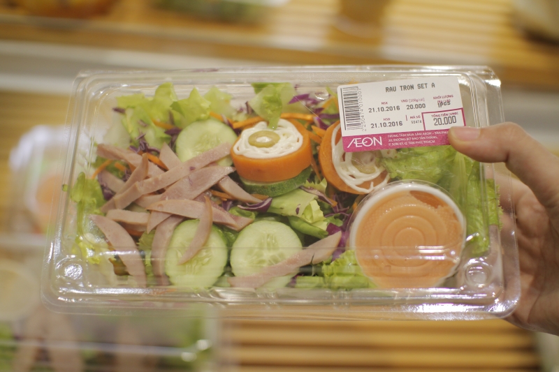 Ăn gì ở Aeon Mall Tân Phú - Salad rau trộn