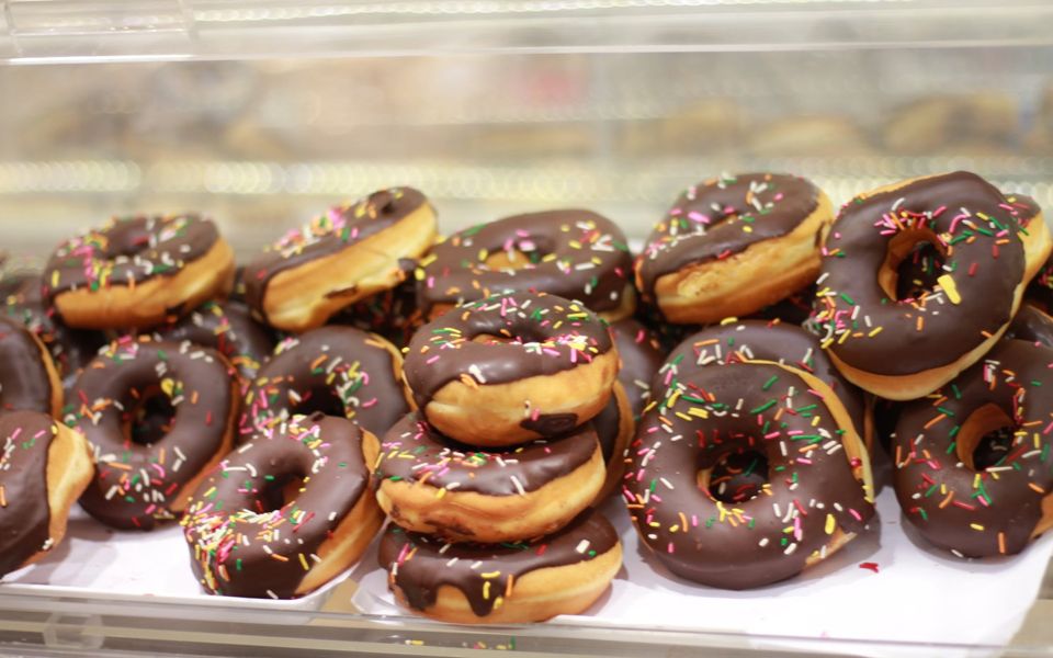 Ăn gì ở Aeon Mall Tân Phú - Thiên đường bánh ngọt Donut