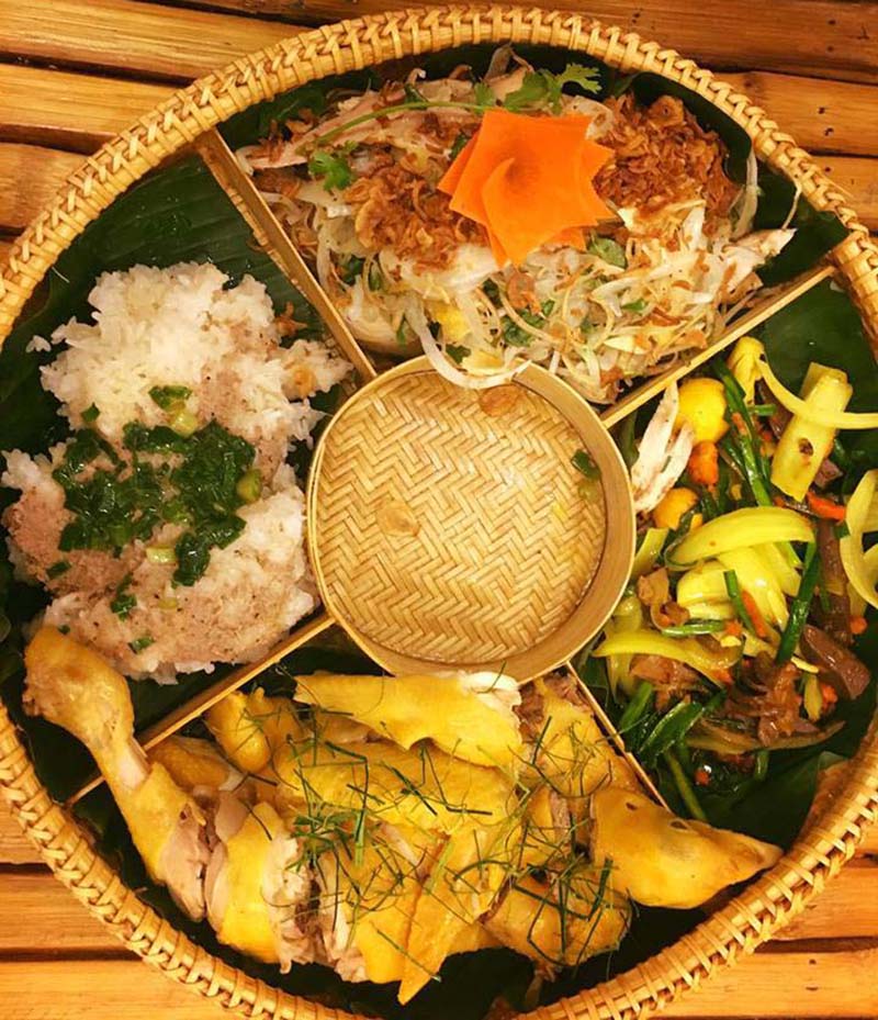 Ân Nam Quán - Thưởng thức món đặc biệt “Gà lên mâm”