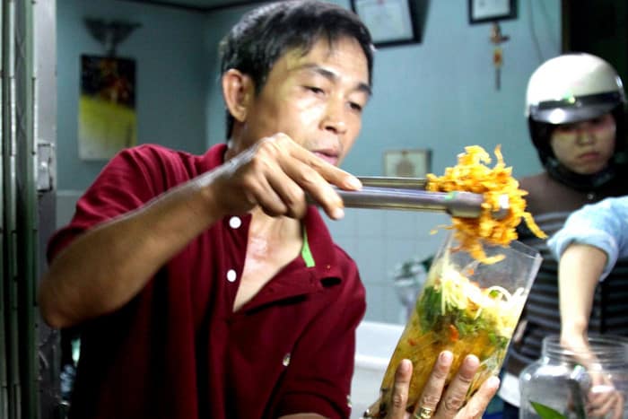 Bánh tráng trộn Chú Viên - Giới thiệu bánh tráng trộn Chú Viên