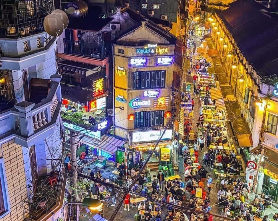 Địa điểm đi chơi ở Hà Nội với người yêu - Phố Tạ Hiện