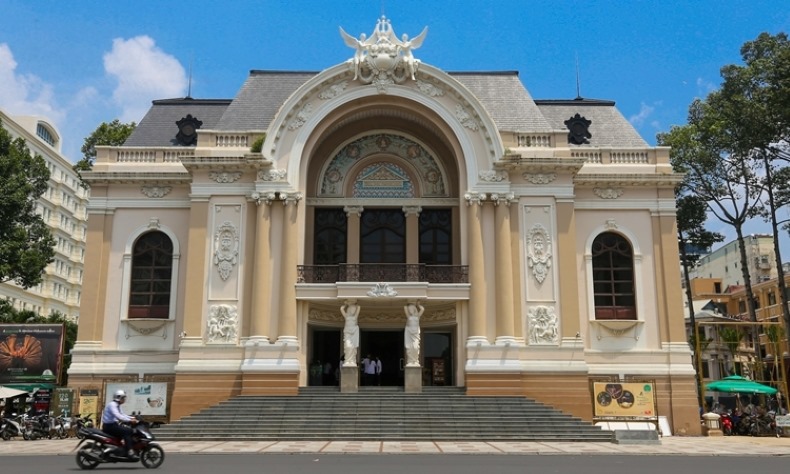 Nhà hát thành phố Hồ Chí Minh tọa lạc ở đâu? 
