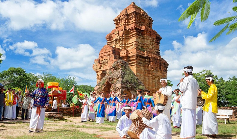 Lễ hội Tháp Bà Ponagar