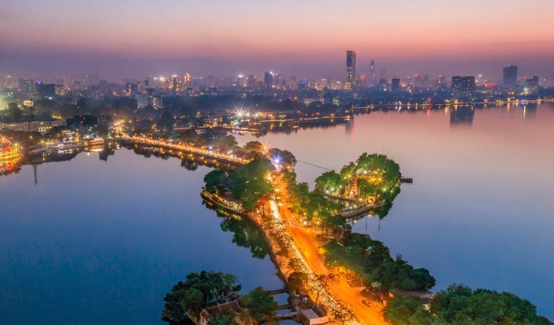 Hồ Tây - vé máy bay tết đi Hà Nội