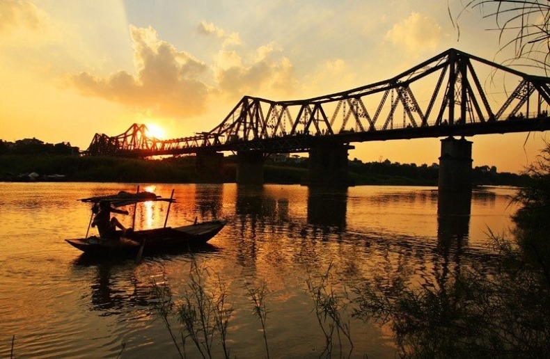Cầu Long Biên đẹp lung linh