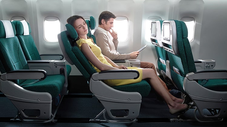 Hạng phổ thông cáo cấp - vé máy bay Cathay Pacific