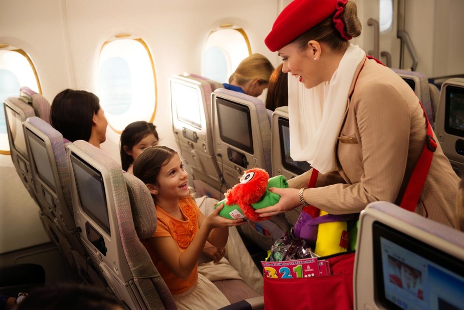 tiếp viên hàng không hãng Emirates