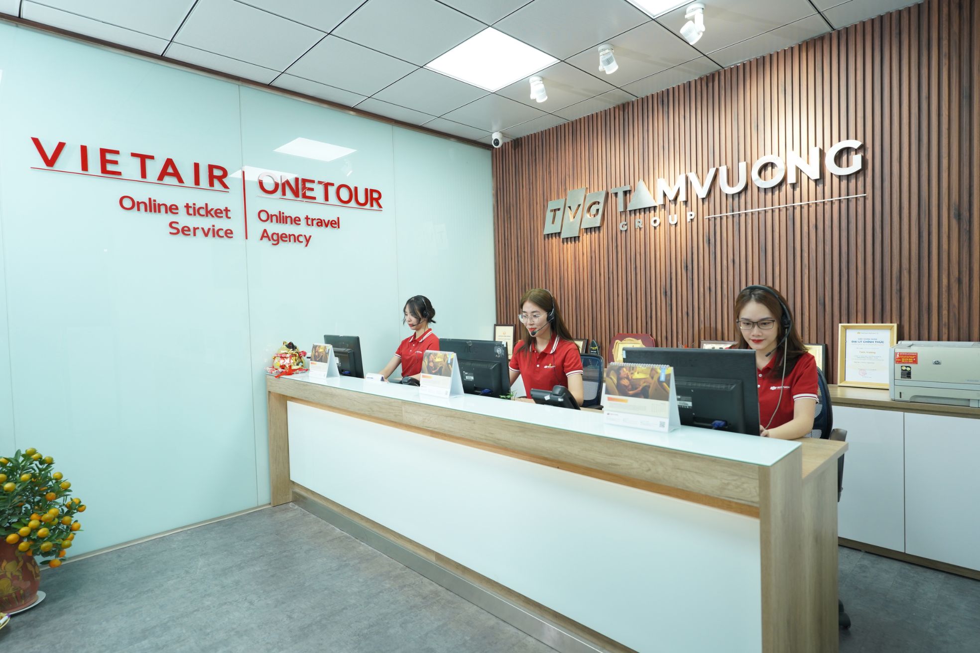 Đặt vé máy bay giá rẻ tại VietAIR