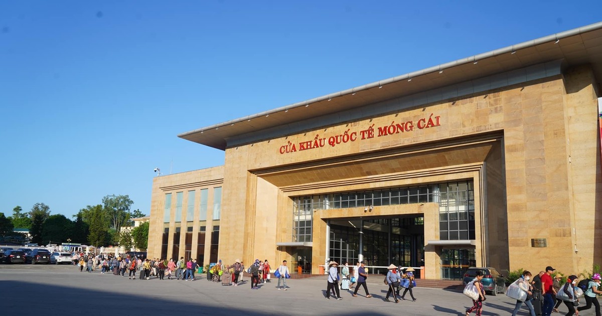 Cửa khẩu Móng Cái - biển Trà Cổ