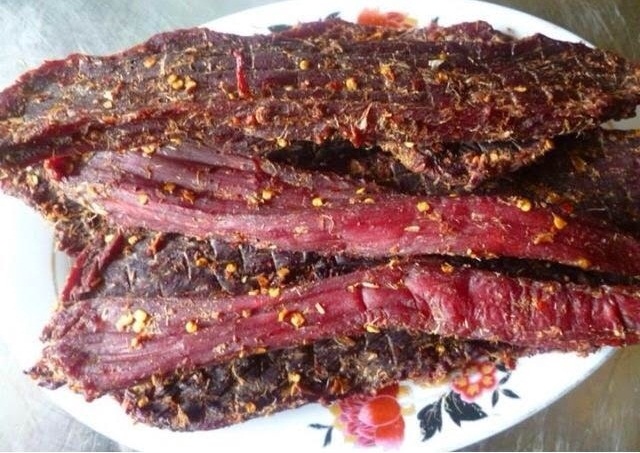 Thịt trâu gác bếp - đặc sản Sơn La