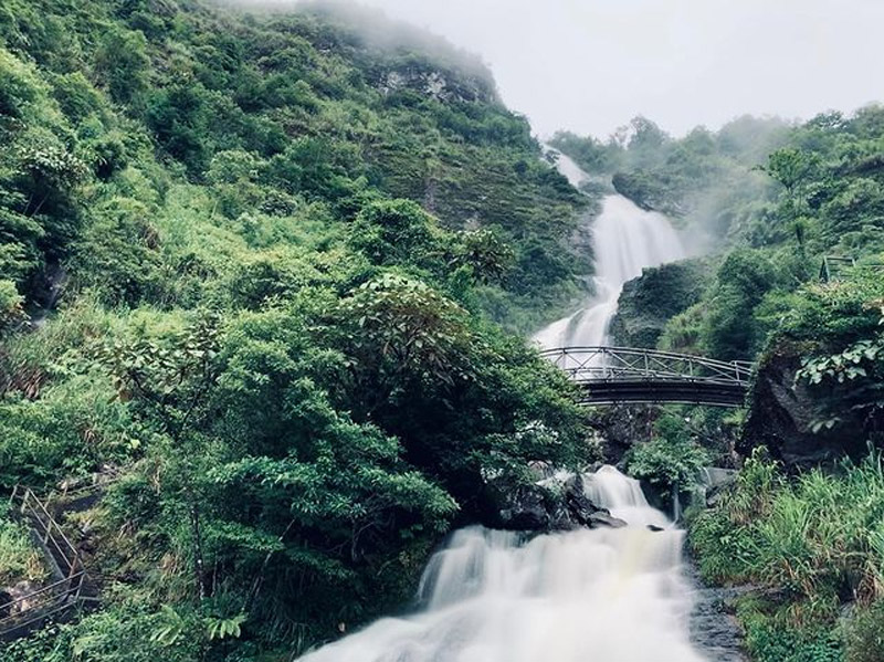 Thác Bạc - du lịch Sapa