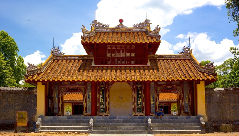 Vé tham quan lăng Minh Mạng