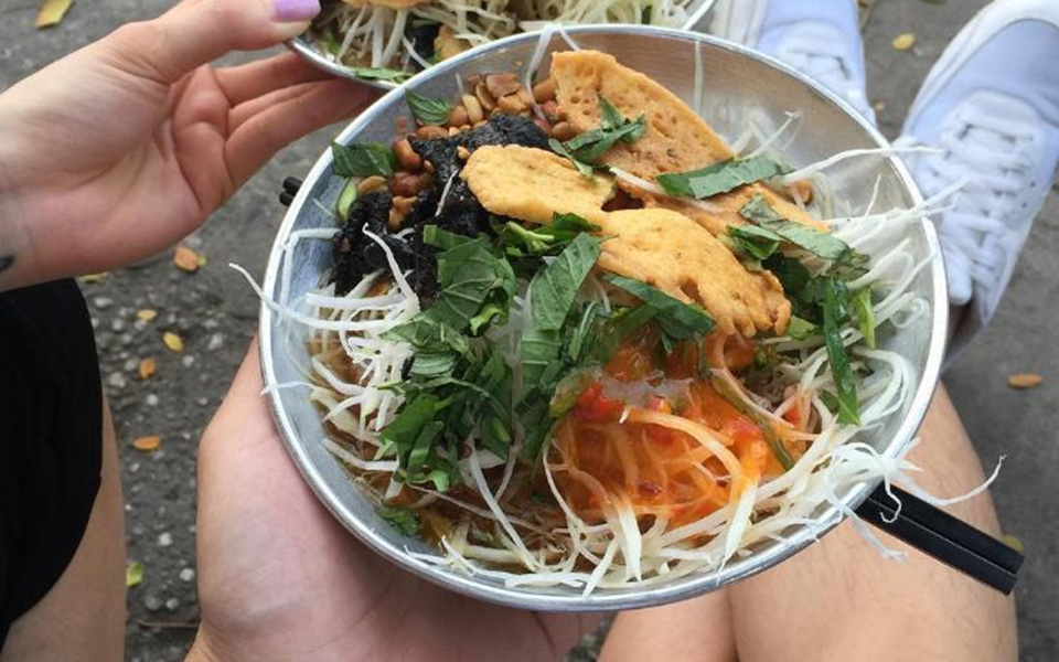 gỏi khô bò công viên Lê Văn Tám - quán ngon Sài Gòn
