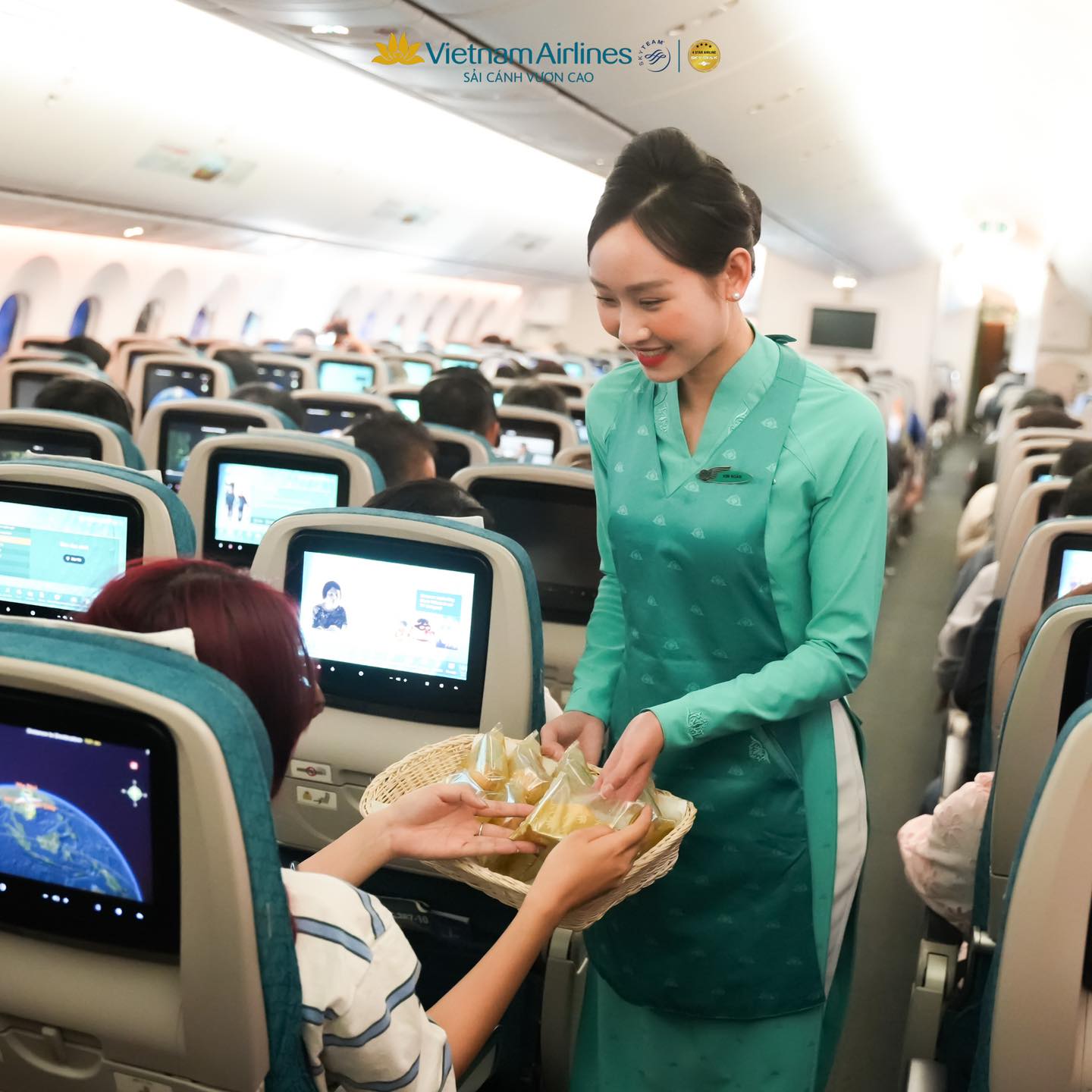 Bữa ăn nhẹ trên máy bay Vietnam Airlines
