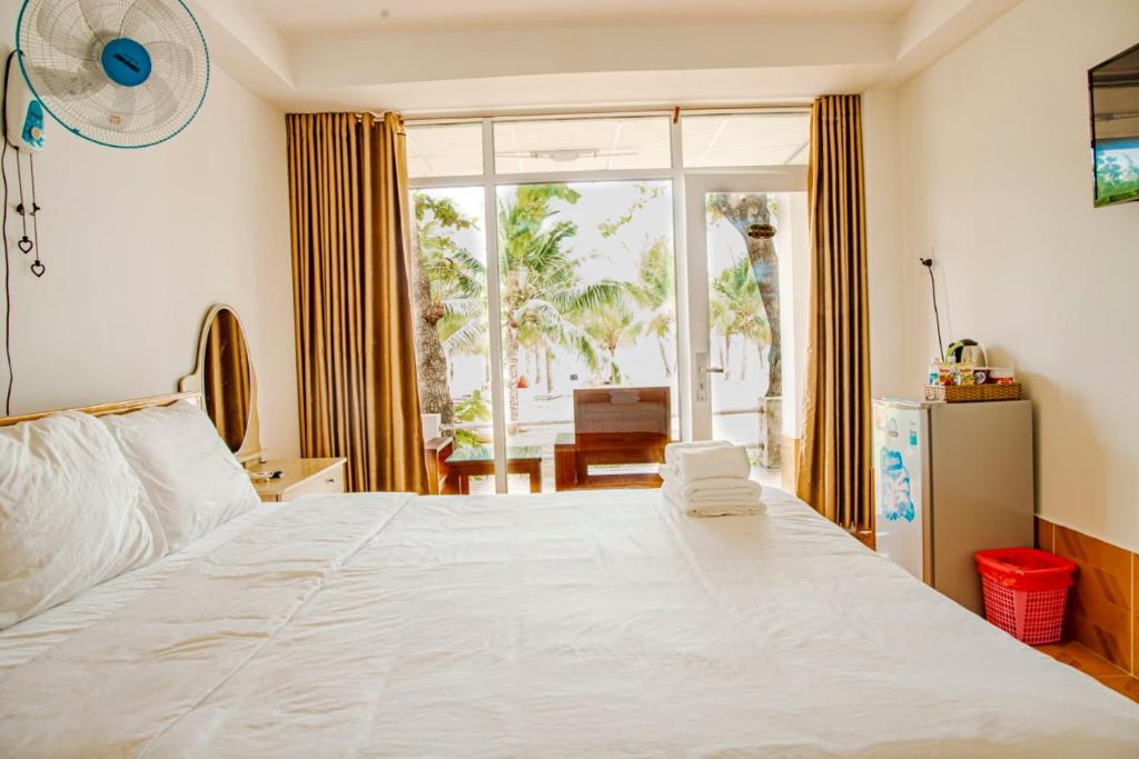 Khách sạn gần biển - vé máy bay đi Côn Đảo