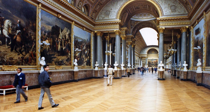 Vé máy bay đi Paris - bảo tàng Louvre