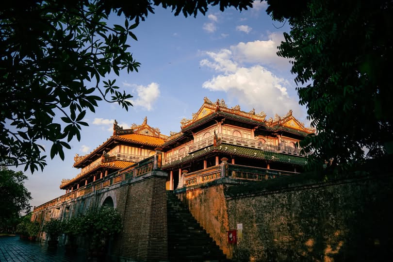 Huế - vé máy bay tháng 4