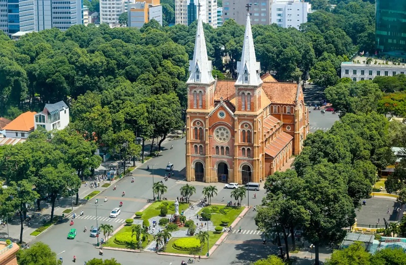 Nhà thờ Đức Bà - vé máy bay Tuy Hòa đi Sài Gòn