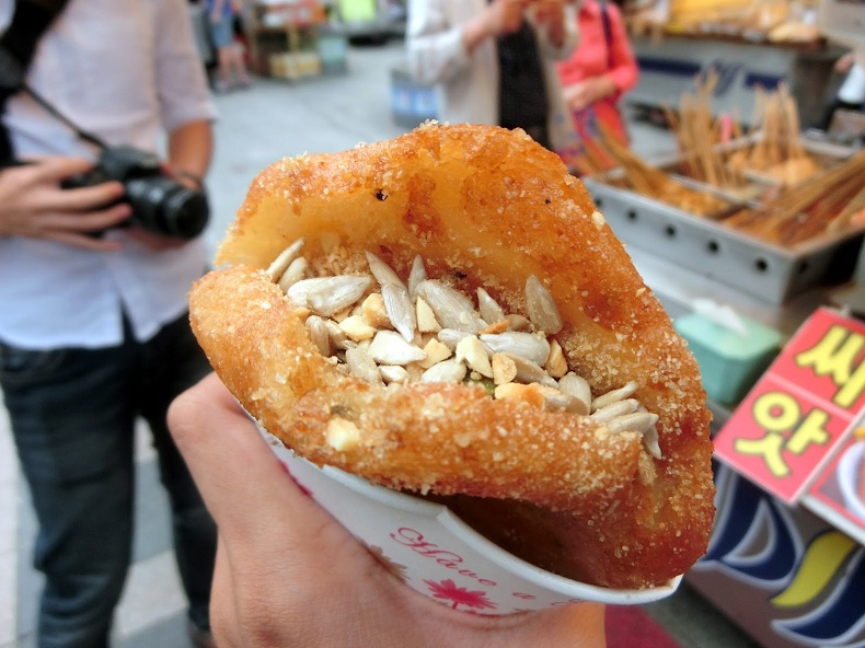 Bánh ssiat hotteok, ẩm thực Busan