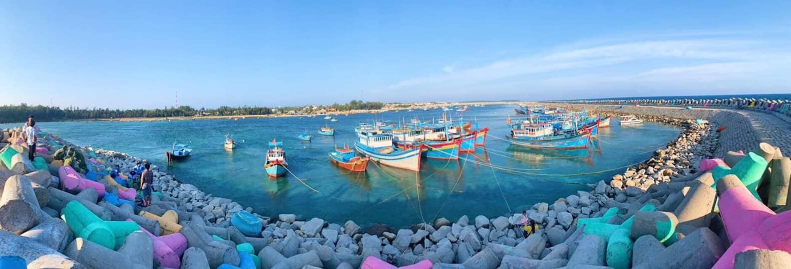 Bờ kè Lăng Cô, đảo Phú Quý, Bình Thuận