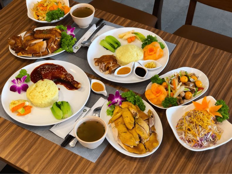 Chicken Garden phục vụ cơm gà trong không gian chỉn chu ở Embassy Garden