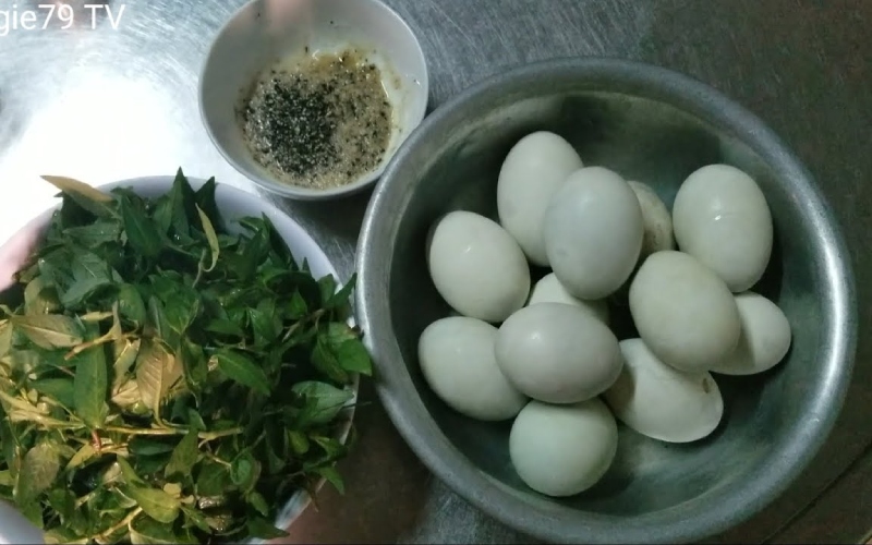 Trứng vịt lộn hấp nước dừa - đặc sản Đồng Nai