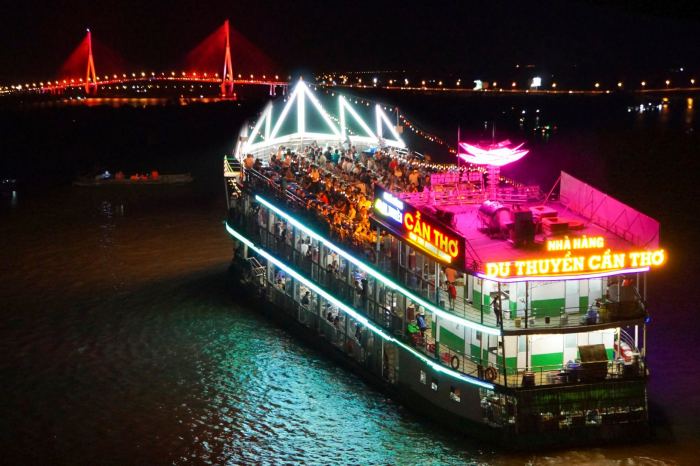 du thuyền Cần Thơ