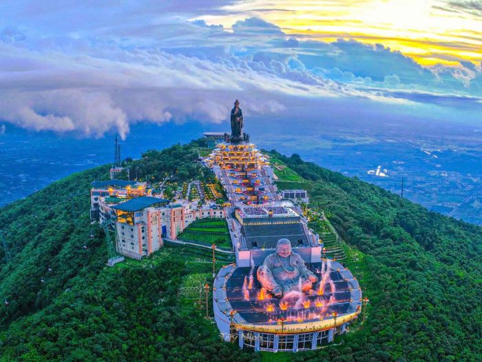 Tham quan Núi Bà Đen