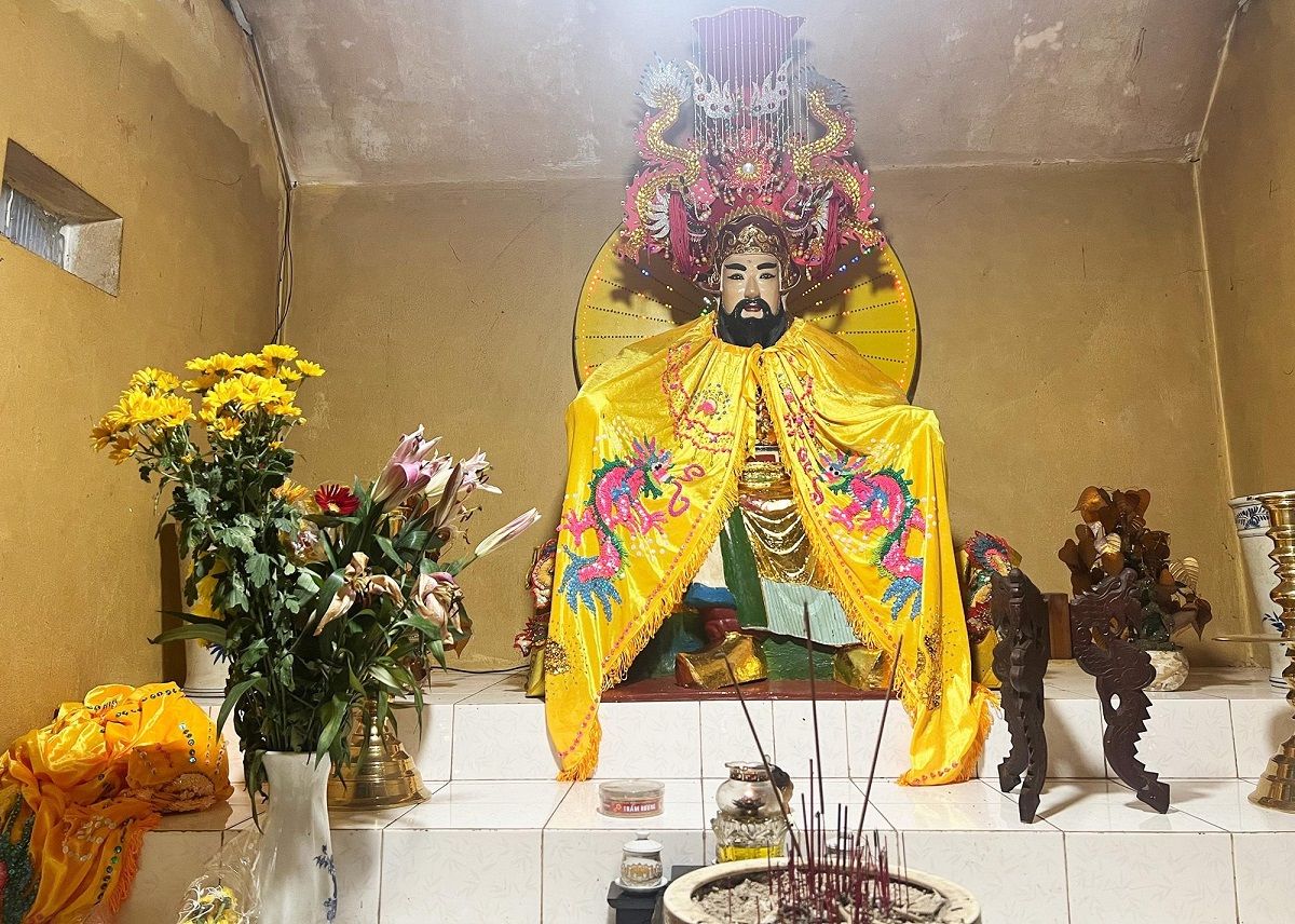 Núi Cậu thờ ai?