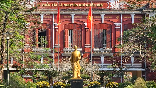 Kiến trúc trường Quốc Học Huế
