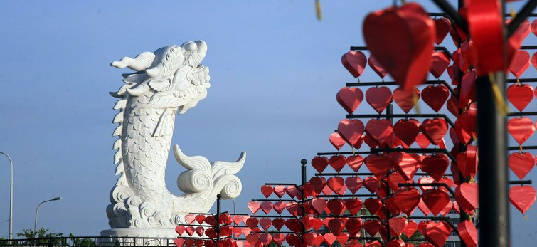 Cầu tình yêu Thành Phố Đà Nẵng