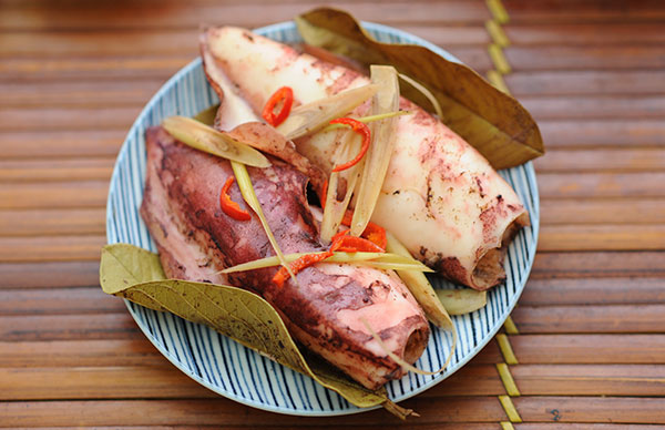 mực hấp lá ổi - Ninh Vân