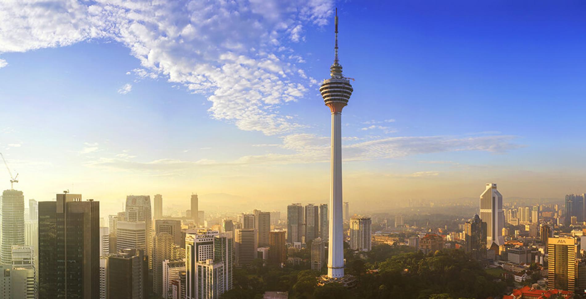 Tháp Menara - vé máy bay đi Kuala Lumpur
