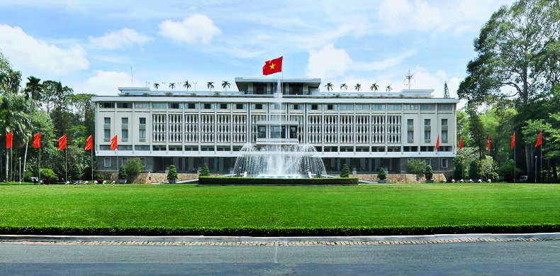 Du lịch Hồ Chí Minh cùng vé máy bay Vân Đồn đi HCM