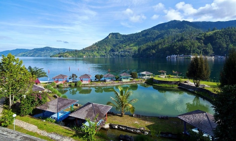 Hồ Toba