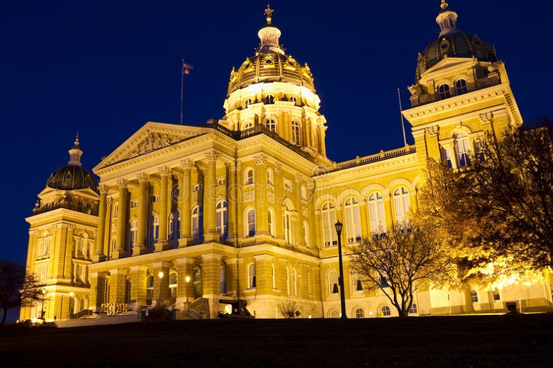 Iowa State Capitol với sắc vàng rực rỡ
