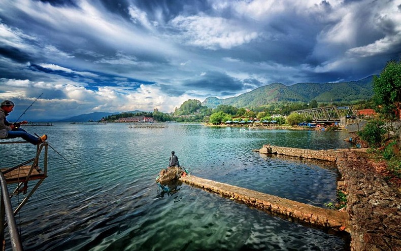 Hồ Toba