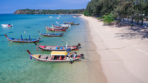 Vi vu cùng tấm vé máy bay Hà Nội đi Phuket khứ hồi giá rẻ