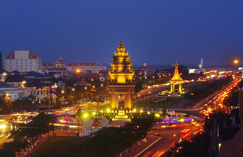 Thủ đô Phnom Penh khi màn đêm buông xuống