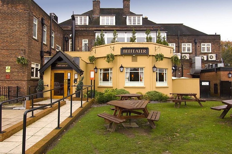 Vé máy bay Huế đi Manchester tháng 2 2