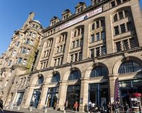 Vé máy bay Pleiku đi Edinburgh tháng 1