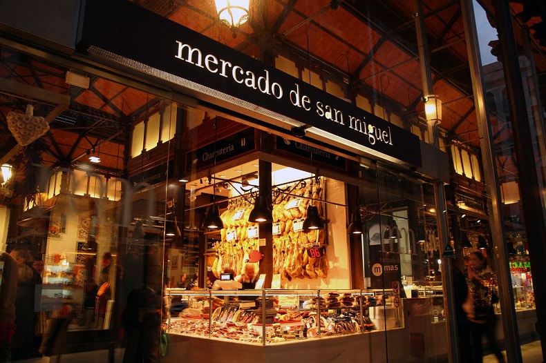 Khám phá Madrid về đêm