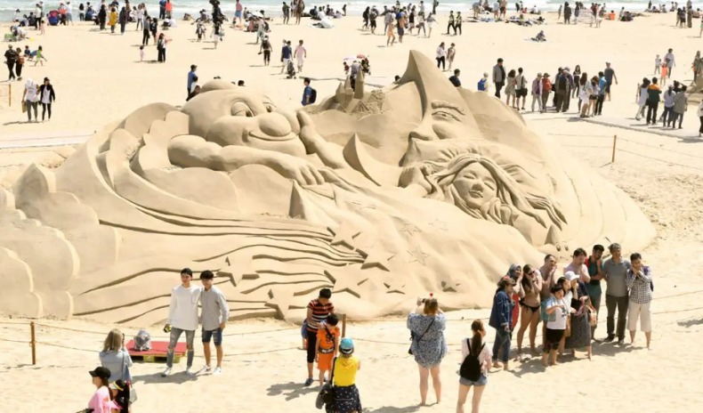 Lễ hội cát Haeundae - Hàn Quốc mùa hè
