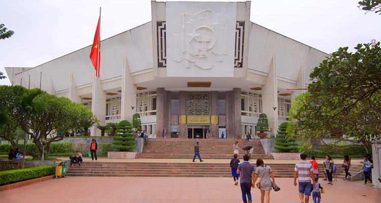 giới thiệu về Bảo tàng Hồ Chí Minh