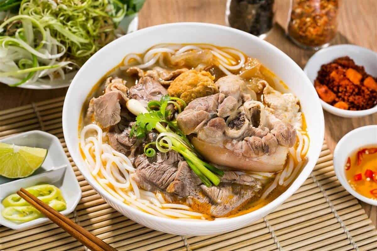 bún bò Huế Nha Trang